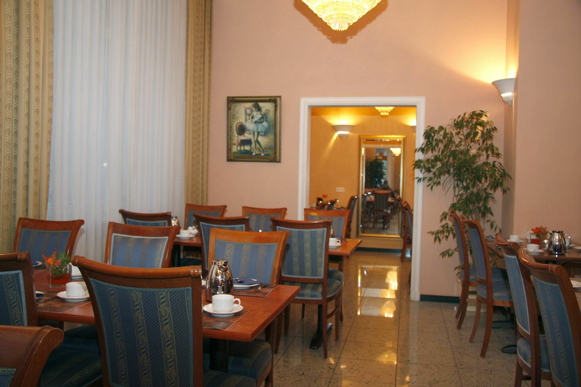 Apartment Hotel Kral - Business Hotel & Serviced Apartments Ερλάνγκεν Εξωτερικό φωτογραφία